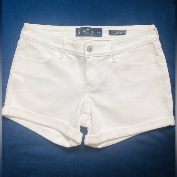 Hollister White Short - Picture 2 of 10